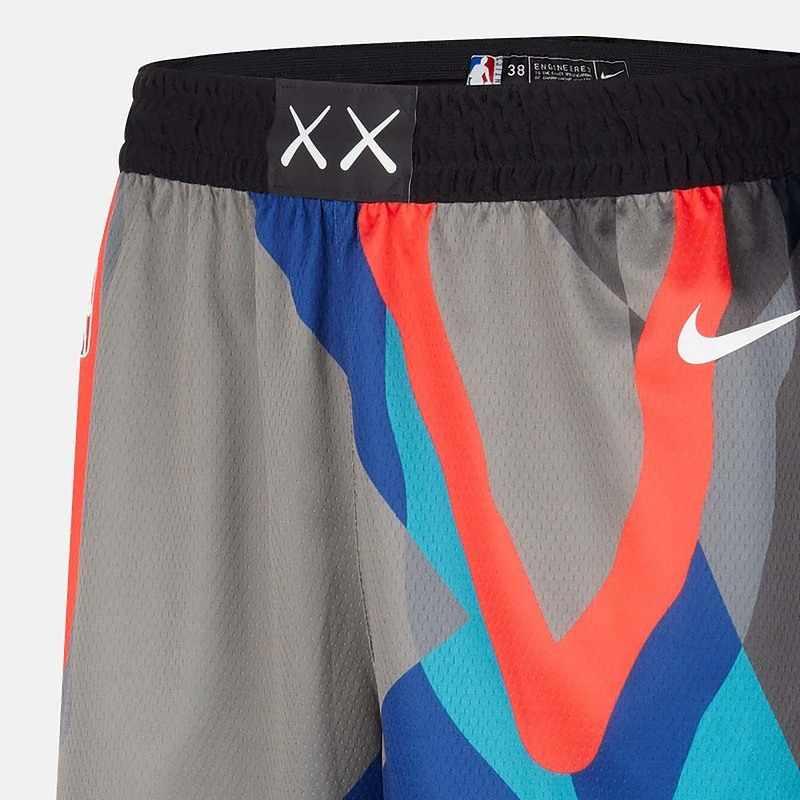 Nike NBA x KAWS Brooklyn Nets City Edition Swingman Shorts Grau/Blau/Schwarz Herren Streetwear DX8694-010