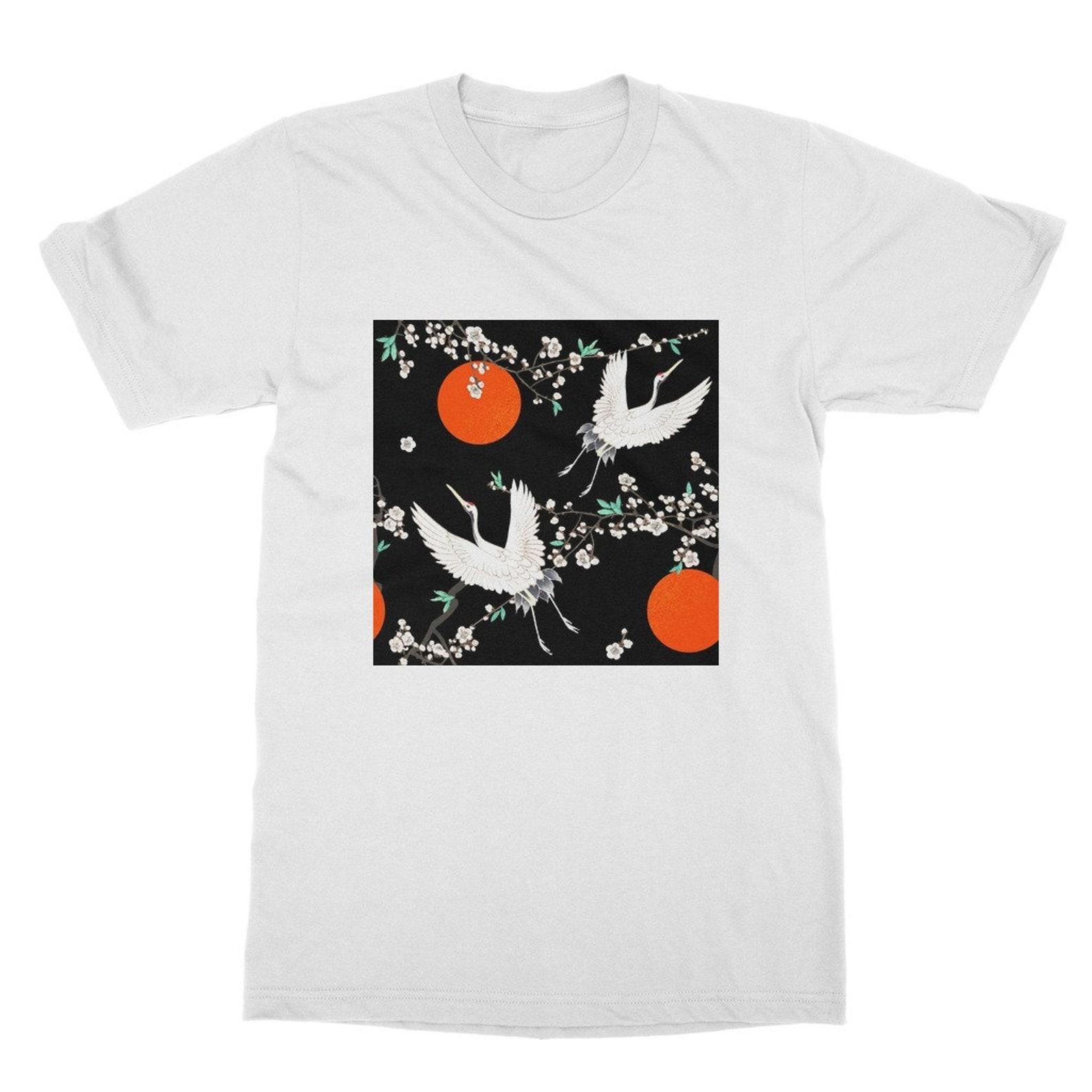 Japanese Crane / Red Moon Classic Unisex T-Shirt L