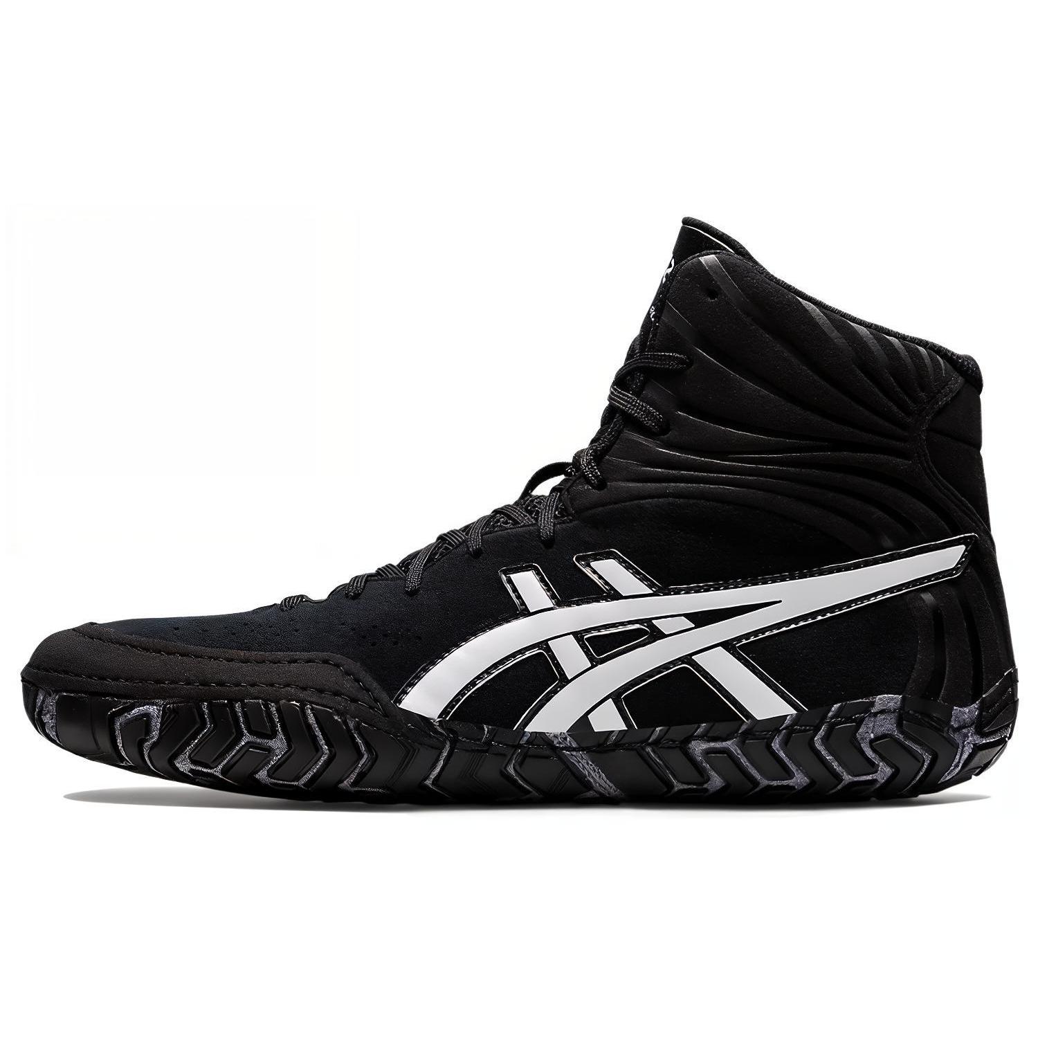 

Новые Asics Aggressor 5 Черный Белый 1081A048-001 44