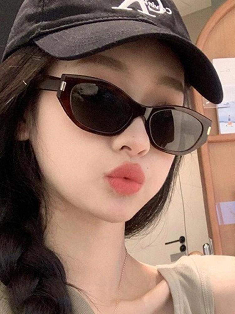 Retro Cat Eye Sunglasses Women Narrow Frame Designer Rivet Punk Gradient Lens Vintage Summer Eyewear