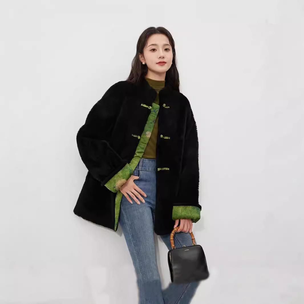 

100% шерсть ягненка шерсть новый китайский стиль зеленый шелковый атлас шуба для женщин китайский стиль воротник стойка пальто One size
