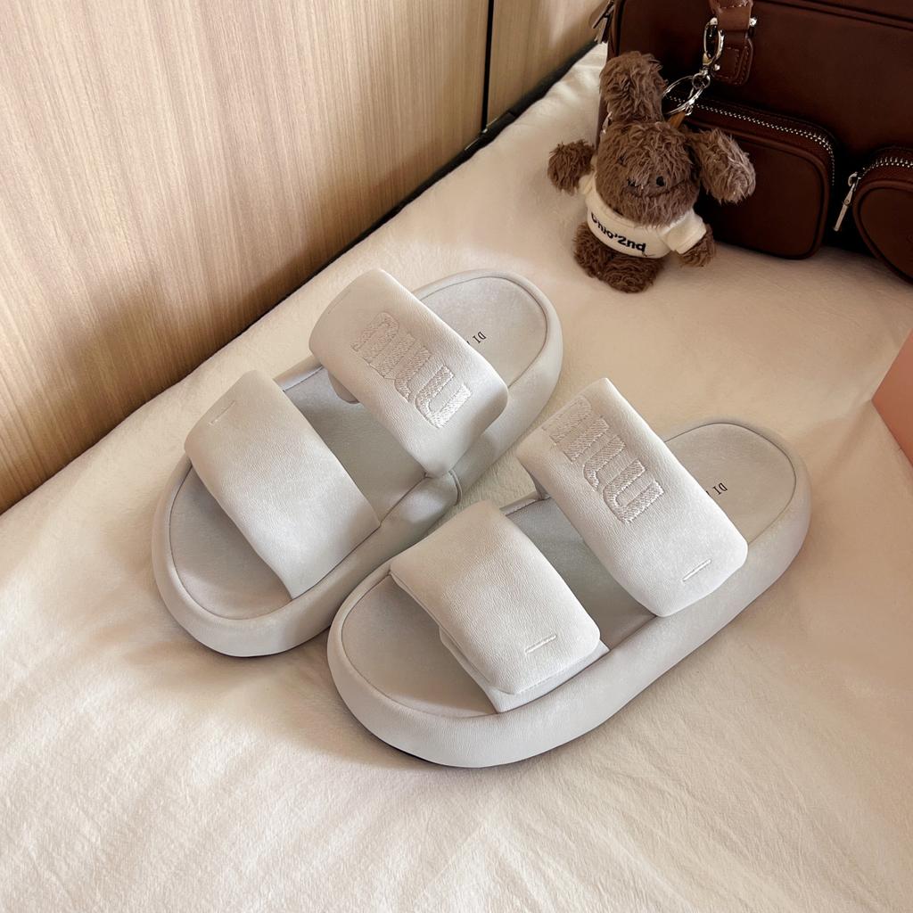 Continuous drag~ stepping on shit thick-soled slippers for women to wear 2025 summer new Velcro beach bread cool slippers