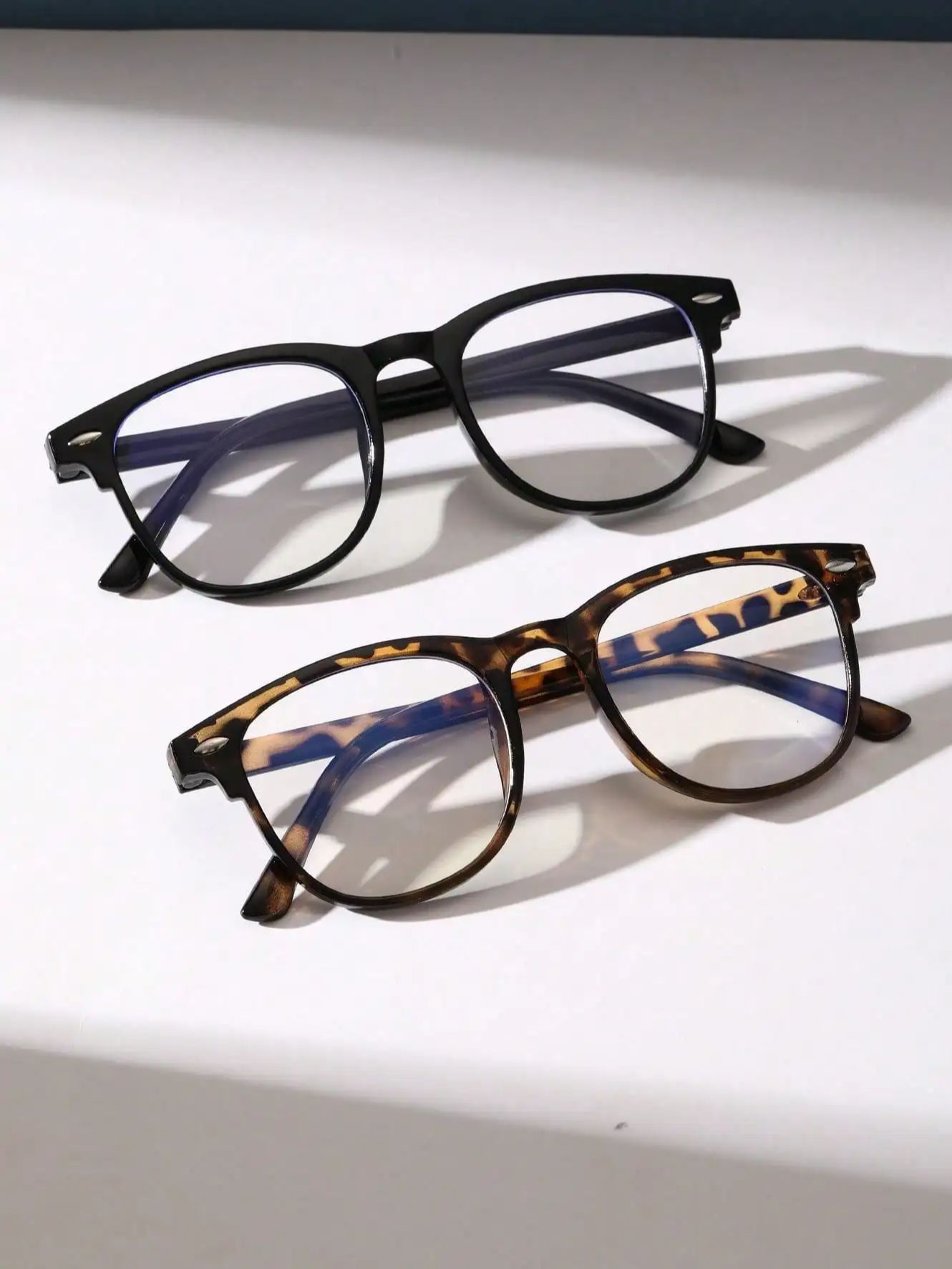 

2 шт. женские прозрачные очки с защитой от синего света, пластиковые модные мужские очки в квадратной оправе для повседневных аксессуаров.