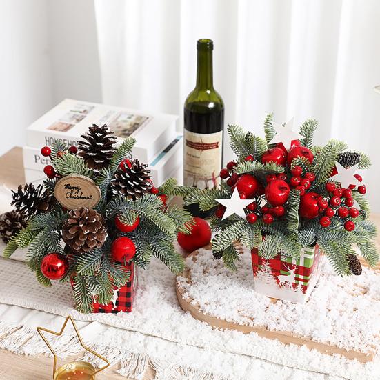 Desktop Christmas Tree Mini Artificial Pine Cones Red Berry Decor Festive Pot Display for Home And Party Scenes