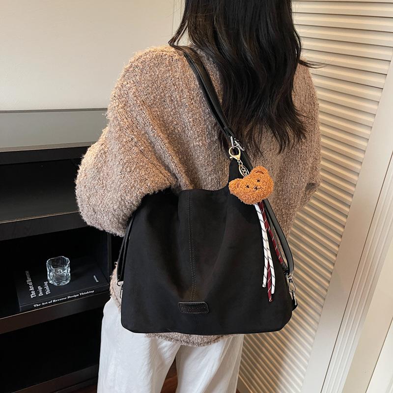 Autumn and winter new large-capacity shoulder bag armpit bag women's fashion trend texture tote bag versatile backpack