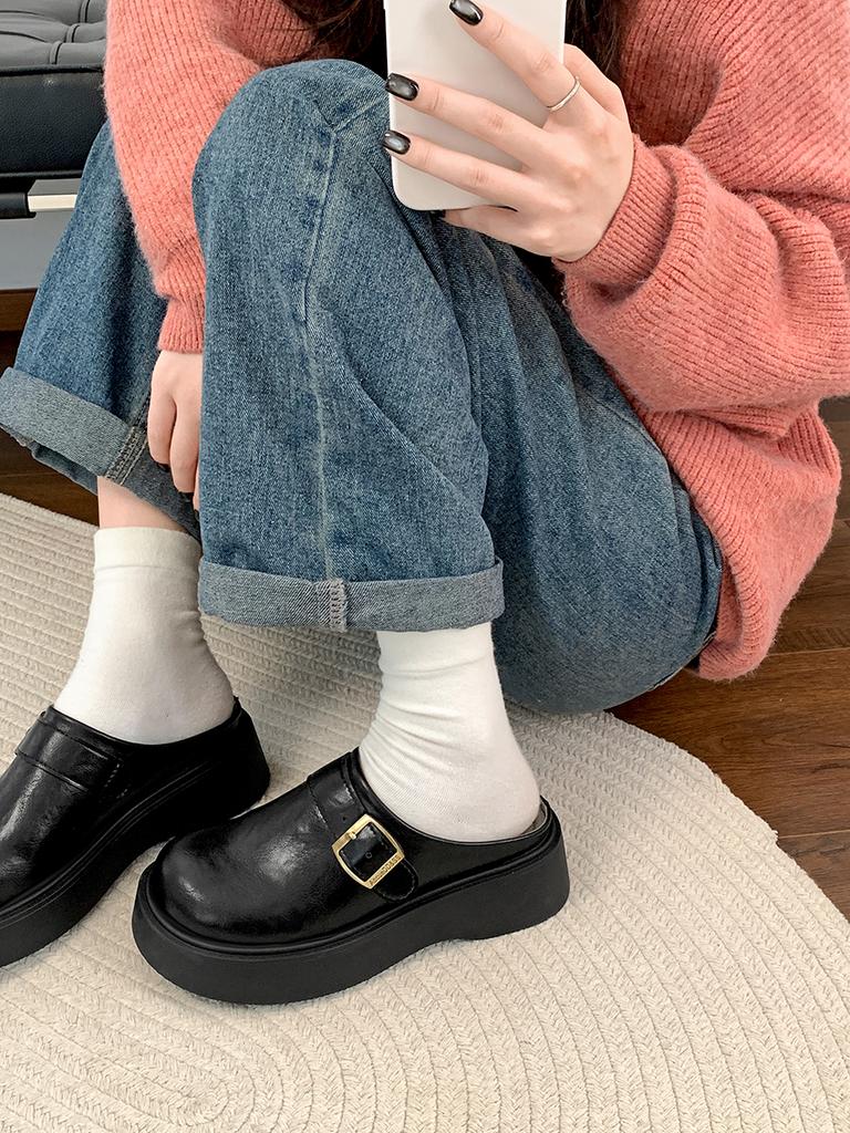 Fashion Flat Shoes Female Cover Toe Womens Slippers Outdoor Pantofle Platform Slides 2025 Summer Slippers Women Summer Flat Shoes Female
