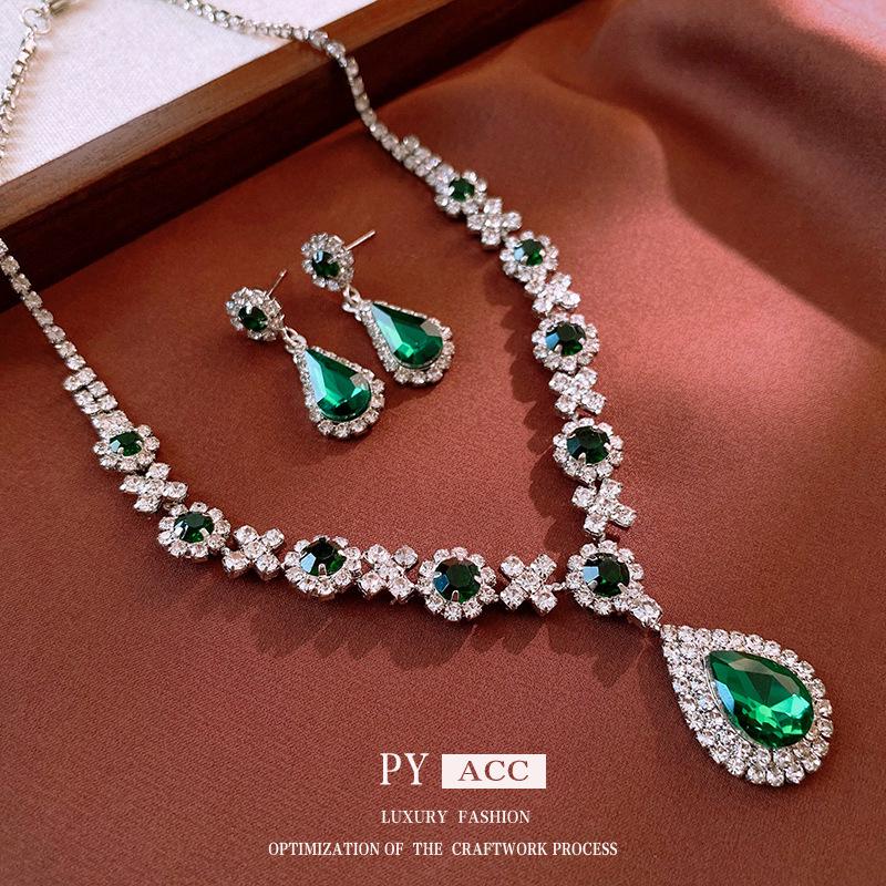 Náhrdelník s květinou z vsazených diamantů a retro náramek s náušnicemi - Evropský a americký styl Klíční kostní řetízek Špičkové šperky