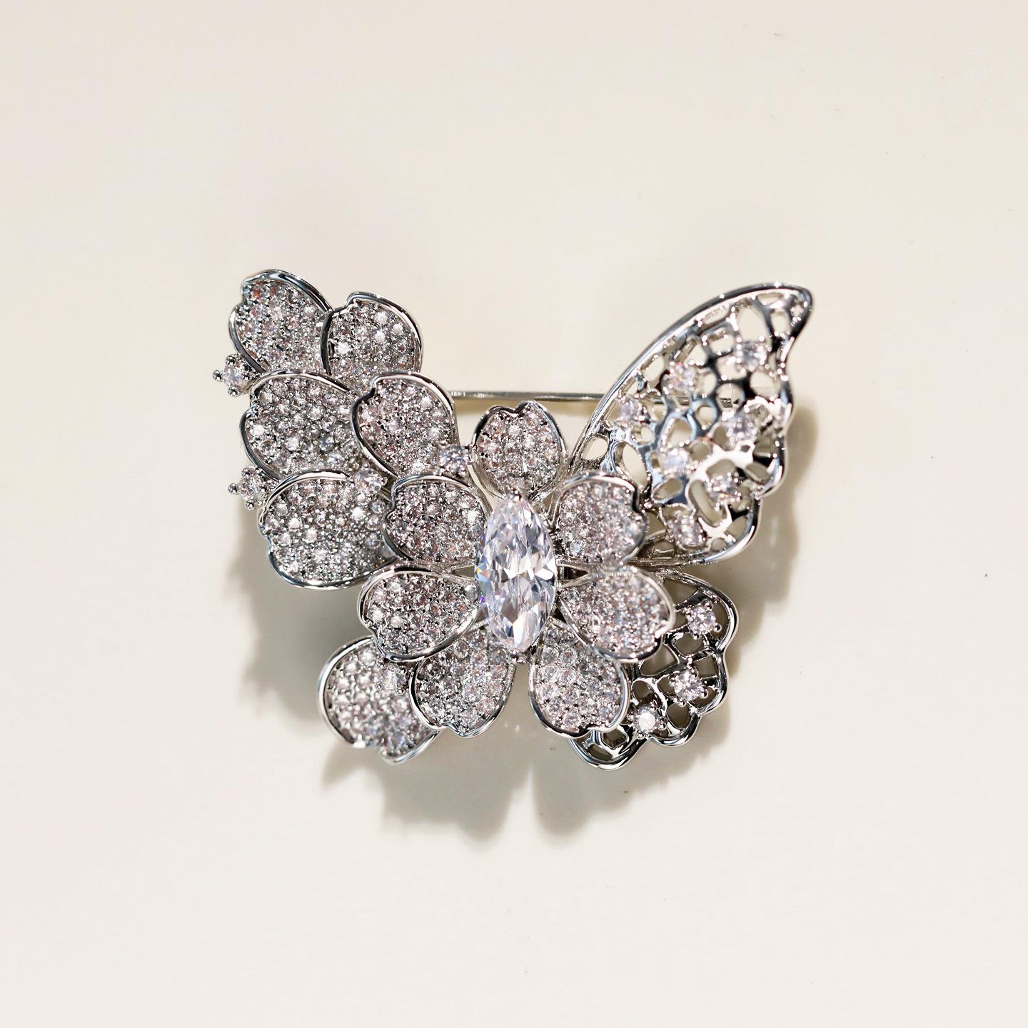 Bo Xin Yun Elegant Korean Zircon Butterfly Brooch for Evening Gown