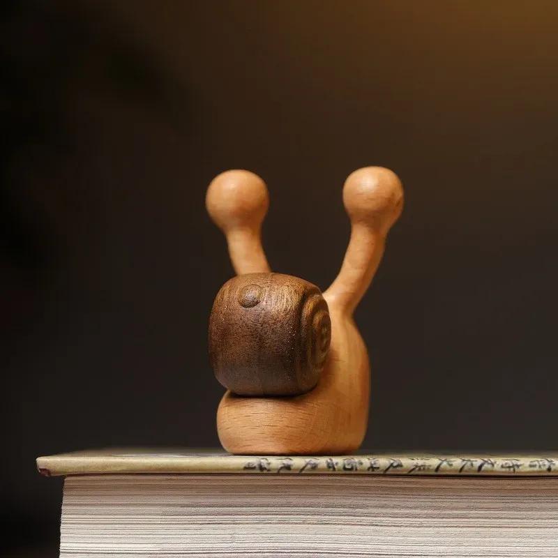 Beech Snail Massager Creative Point Point Nose Scraping Meridian Massage Wood Cute Snail Massager Simple Household Accessories
