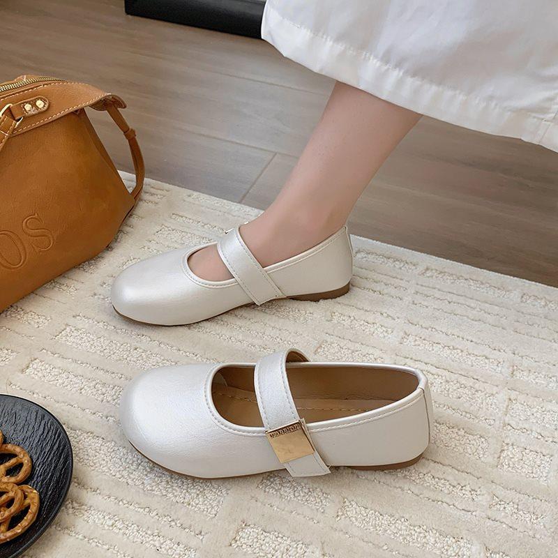 

French shallow mouth single shoes women with spring and summer fairy Mary Jane shoes ballet beanie shoes flat 2025 skirt new 40