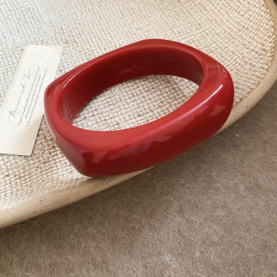 European & American Geometric Rivet Star Bracelet: Luxurious, Fashionable, Versatile, and Exaggerated Jewelry for Women.