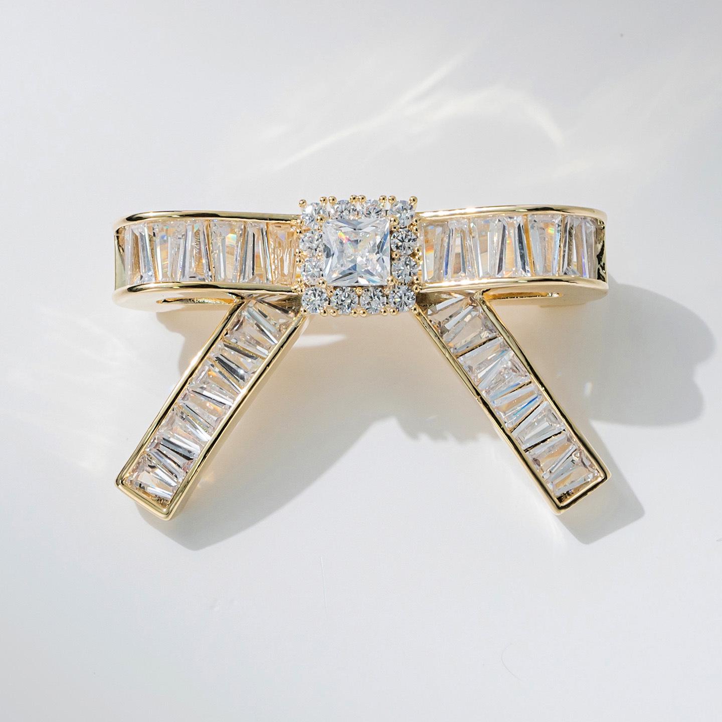 Bo Xin Yun Elegant Zirconia Bow Brooch for Women: Fashionable Corsage Pin and Coat Accessory