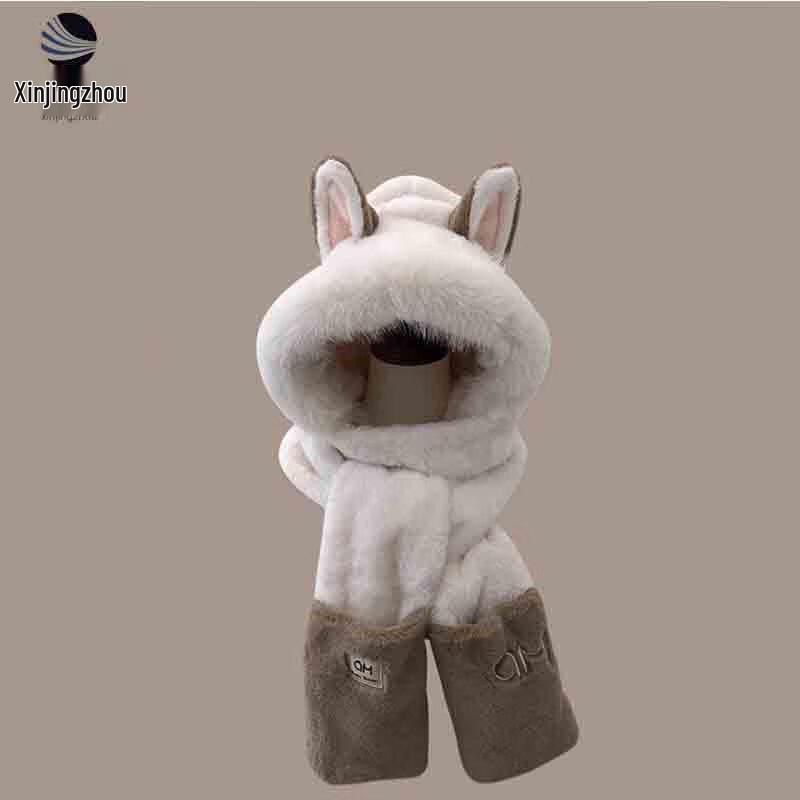 

Пушистый зимний комплект: шарф, шапка и перчатки для катания на лыжах