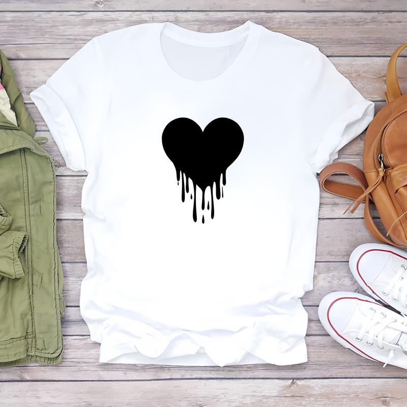 Fashionable summer T-shirt, cute printed design, short-sleeve trendy women's top.