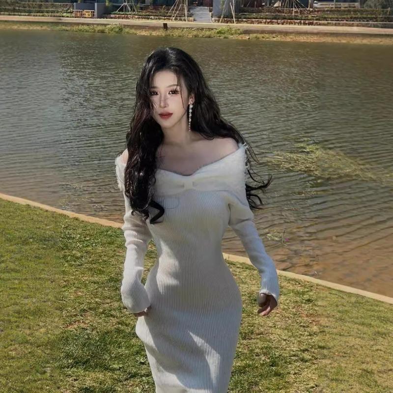 

One-word shoulder gentle wind white knitted dress autumn and winter new pure desire wind temperament slim-fitting hip-wrapped dress S белый