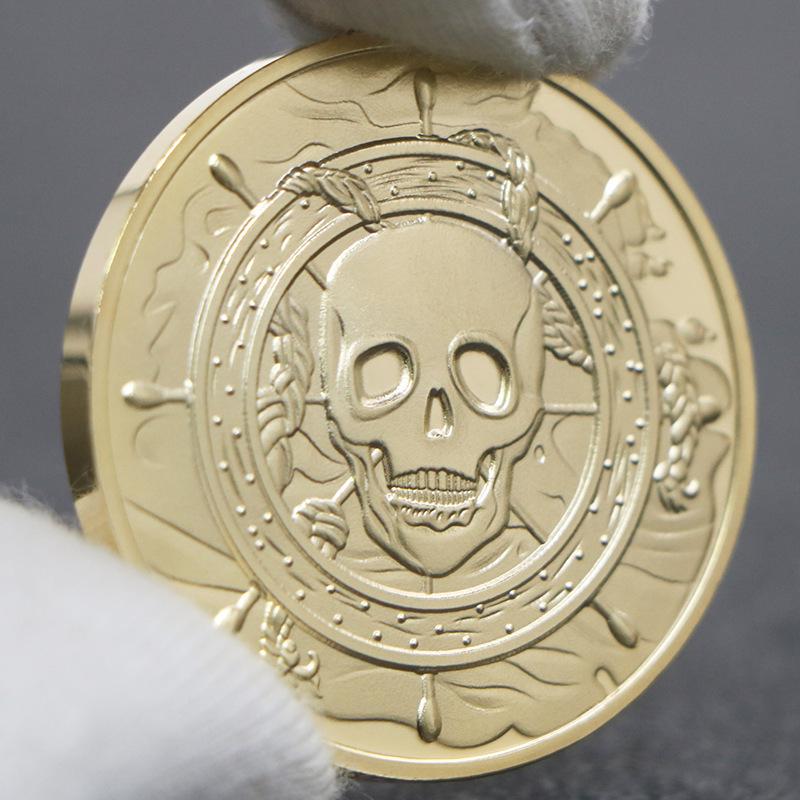 Pirate King Luffy ONE PIECE Gold Plated Commemorative Coin & Badge