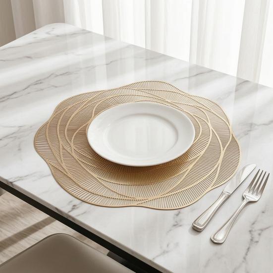 Modern Dining Table Accessories Rose Placemat for Table, Non-slip PVC Heat Resistant Mat with Kitchen Protection Mats Pattern, 38cm Washable