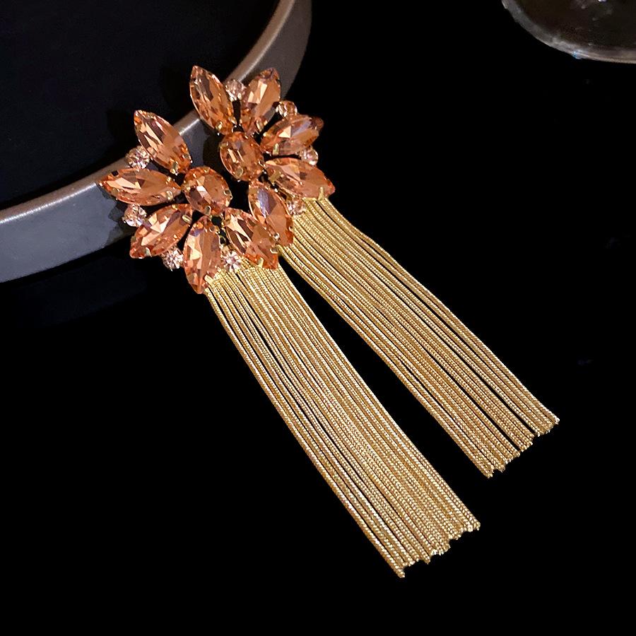 

Silver needle with diamonds, flower fringed earrings, light luxury high-end earrings, European and American retro temperament earrings, design sense