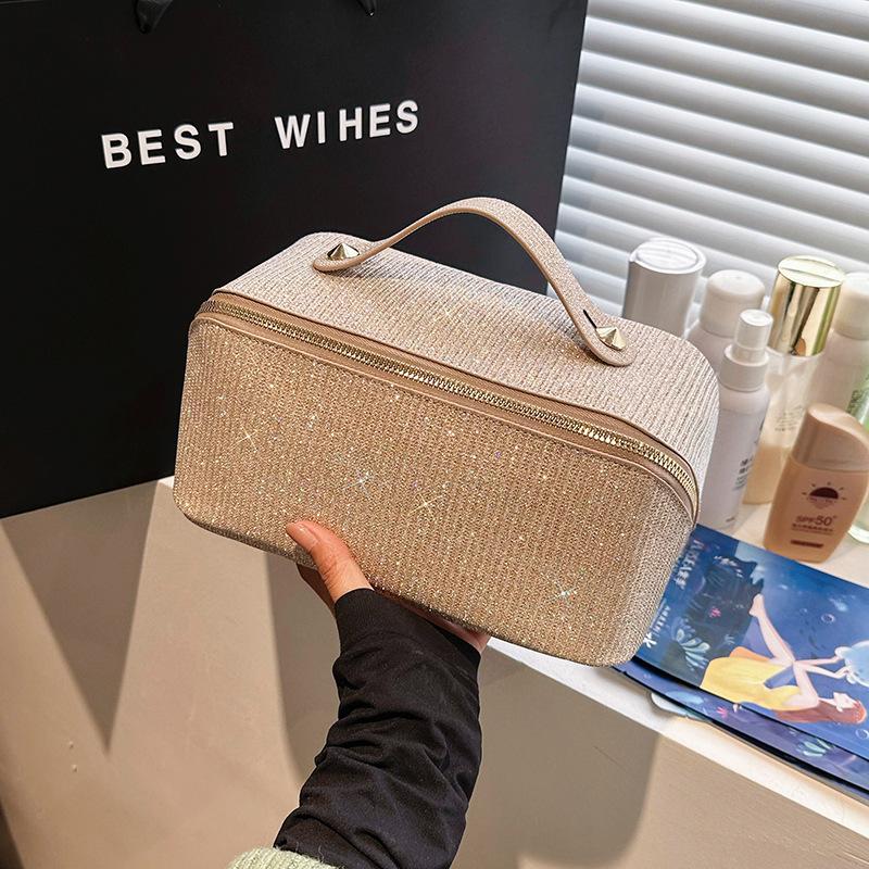 

2026 New Shiny Cosmetic Bag Large Capacity High-end Portable Skin Care Product Storage Bag Stylish Portable Wash Bag 25*12*11CM золотой