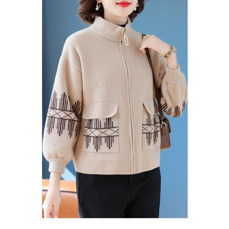 Stylish Knit Cardigan for Fashionable Middle-aged Women In Spring and Autumn
