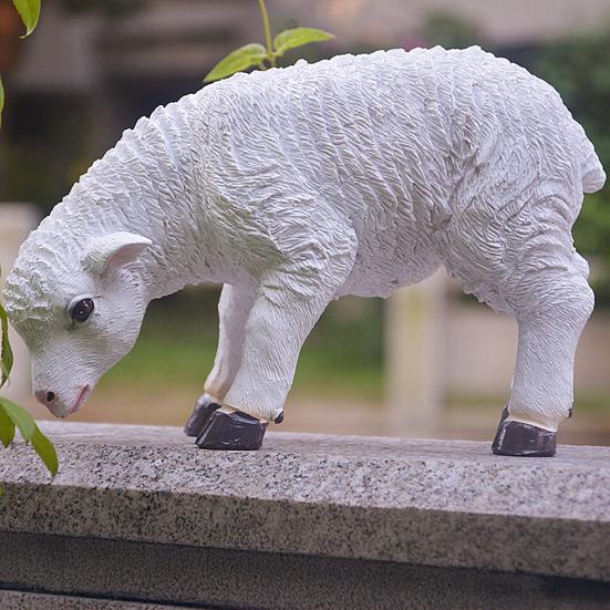 Statua di Pecora da Esterno, Scultura di Pecora in Resina per Giardino, Grazioso Ornamento di Agnello Realistico per Cortile Prato Fattoria Decorazione