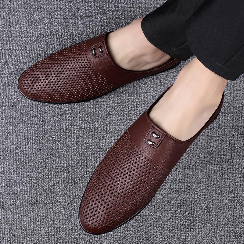 2024 Sommarstil Utskuren Överdel Nötskinn Halvskor Män Svart/vit/brun Flats Herr Andningsbara Slip-on Loafers