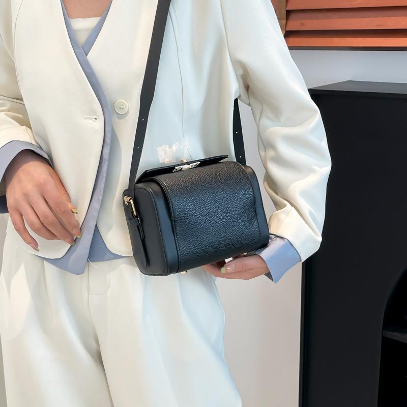 New Messenger Bag Temperament Retro Versatile High-end Niche Design Box Bag Single Shoulder Messenger Small Square Bag