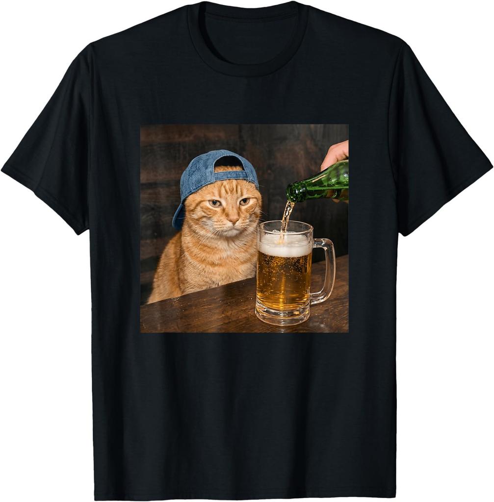 Funny Cat In Baseball Cap Drinking Beer Pour T-Shirt