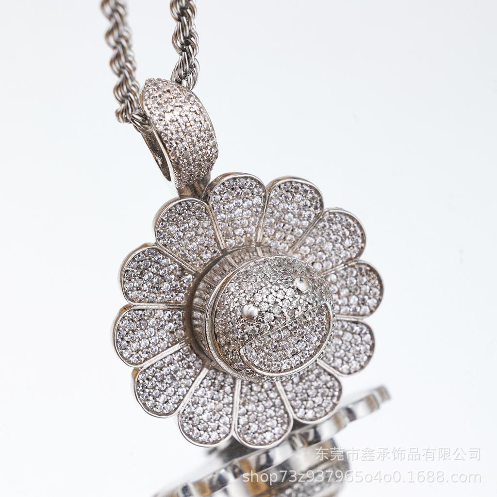 European & American Hip-hop Zircon Sunflower Rotating Pendant - High-end Christmas Accessory