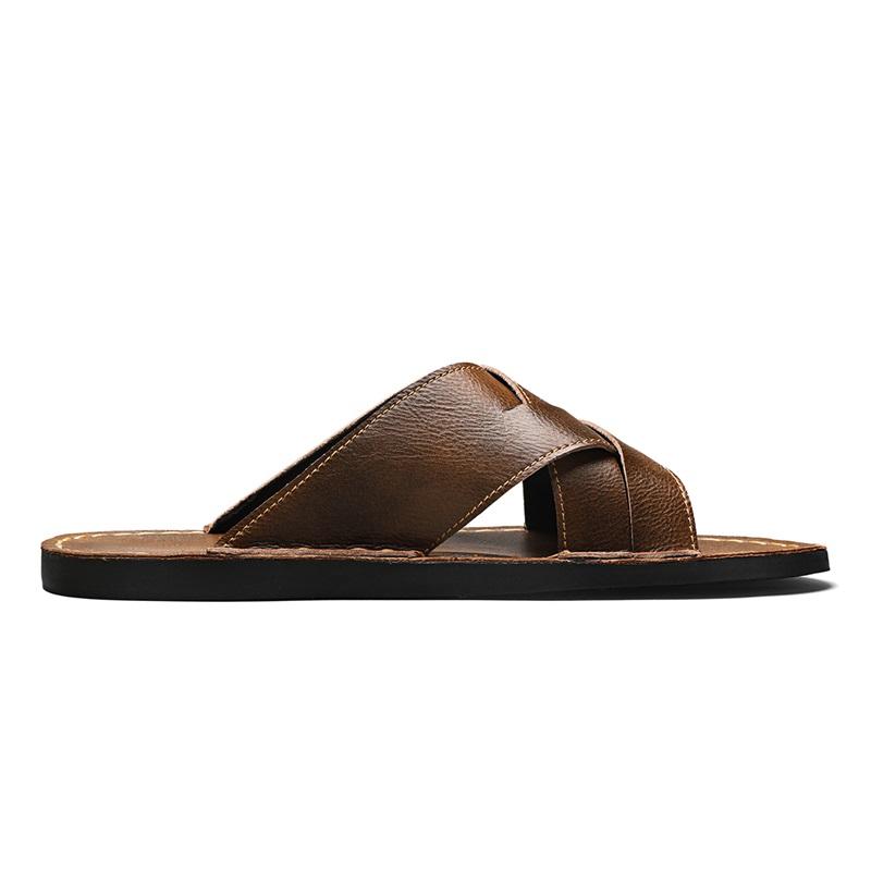 Summer Handmade Leather Slippers for Men Comfortable Beach Walking Shoes Slip On Light Male Flats Slippers Outdoor Half Drag