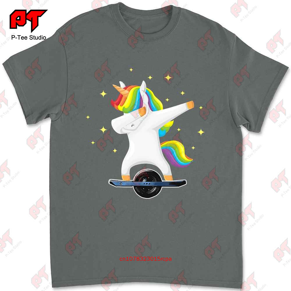 Maglietta KJ61 con Unicorno che fa il Dab mentre pattina su Onewheel