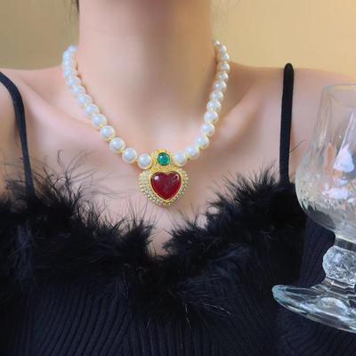 Medieval Vintage Love Glazed Beaded Pearl Necklace Women's Court Retro Design Light Luxury Premium Collarbone Chain