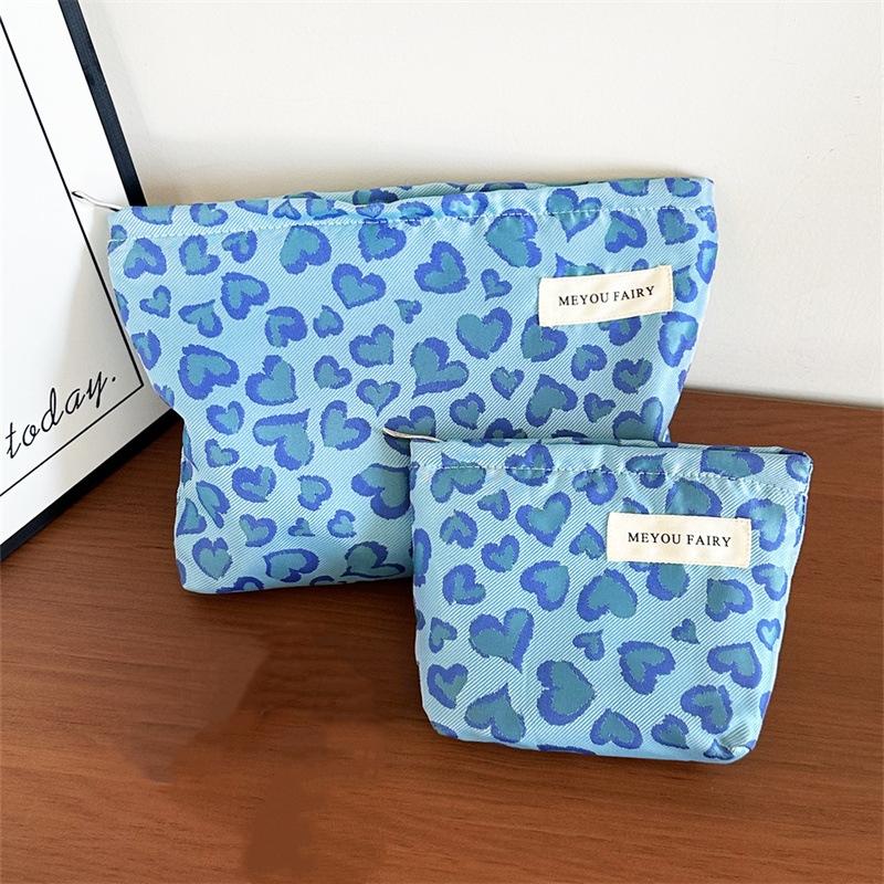 Heart Pattern Cosmetic Bag Portable Leopard Print Makeup Bag High-Capacity Makeup Bag Lightweight For Suitcase Travel Business