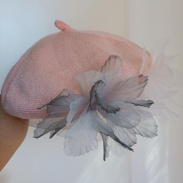 

Супер Фея Чернильная Сетка Большой Цветок Весна и Осень Берет Дышащая Сетка Плетение Показывает Лицо Маленькая Кепка Художника Отдыха розовый