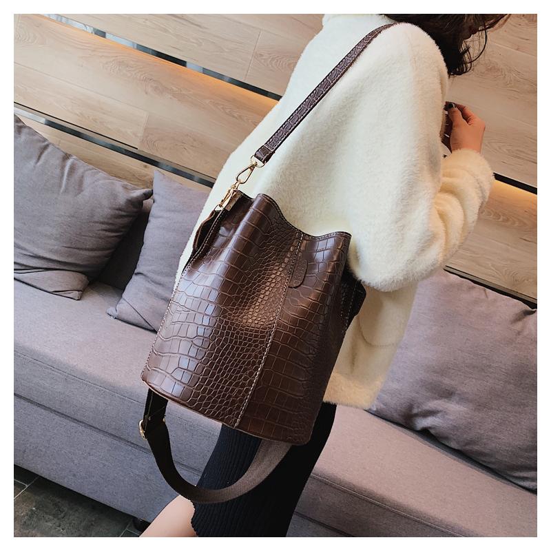Ansloth Crocodile Crossbody Bag For Women Shoulder Bag Brand Designer Women Bags Luxury PU Leather Bag Bucket Bag Handbag HPS405