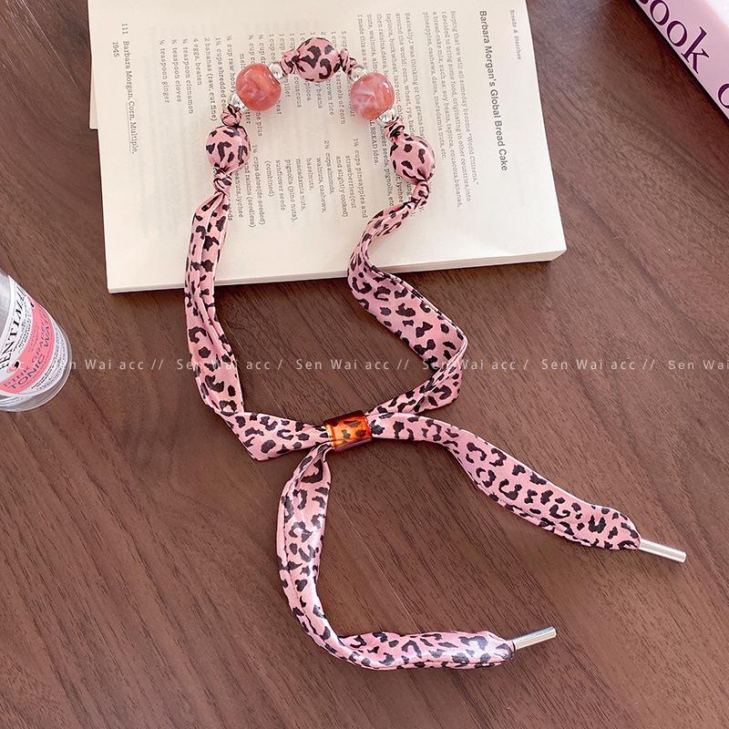 Pink Leopard Print Magnetic Pearl Necklace Women's 2026 New Niche Sweater Chain Light Luxury Accessories