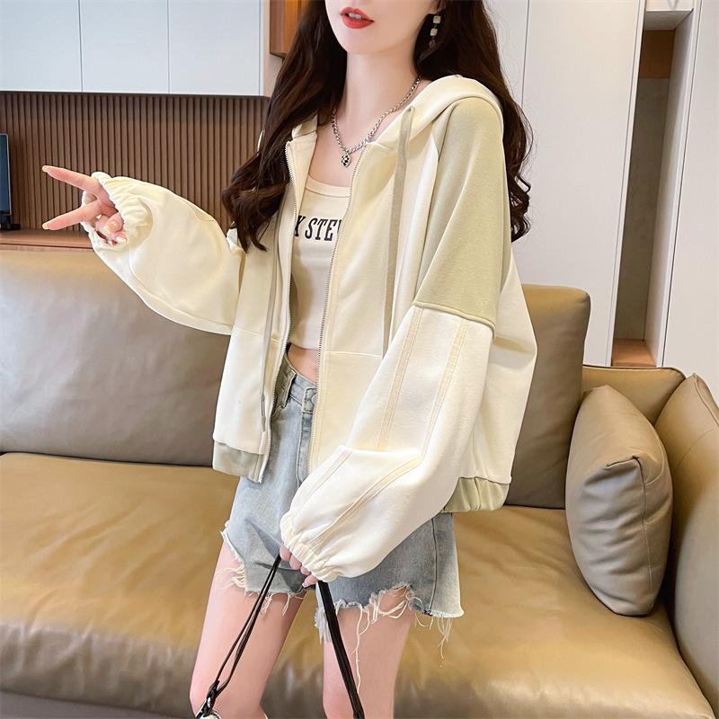Autumn Hooded Color-block Short Jacket, Women's Spring/autumn 2026 New Loose Petite Baseball Jacket, Cardigan