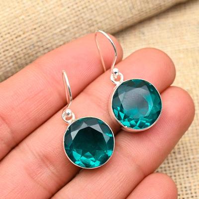 Prachtige handgemaakte oorbellen van massief 925 sterling zilver met indicoliet edelsteen, een sieraad voor haar.
