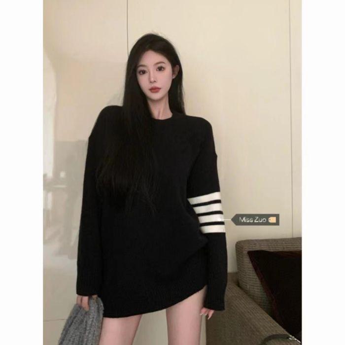 Women's Black Retro-Style Loose Knit Pullover Sweater for Autumn and Winter