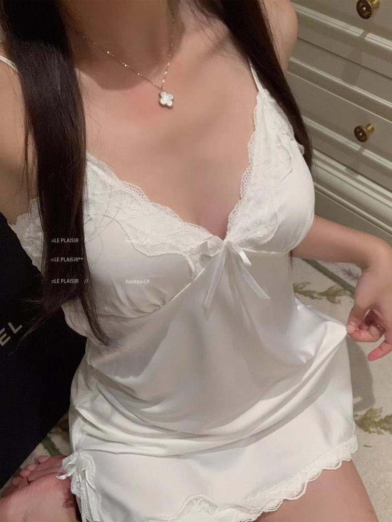 Alluring Lace Camisole Nightgown Pajamas with Chest Pads - Sexy V-Neck, Slit Style for Women