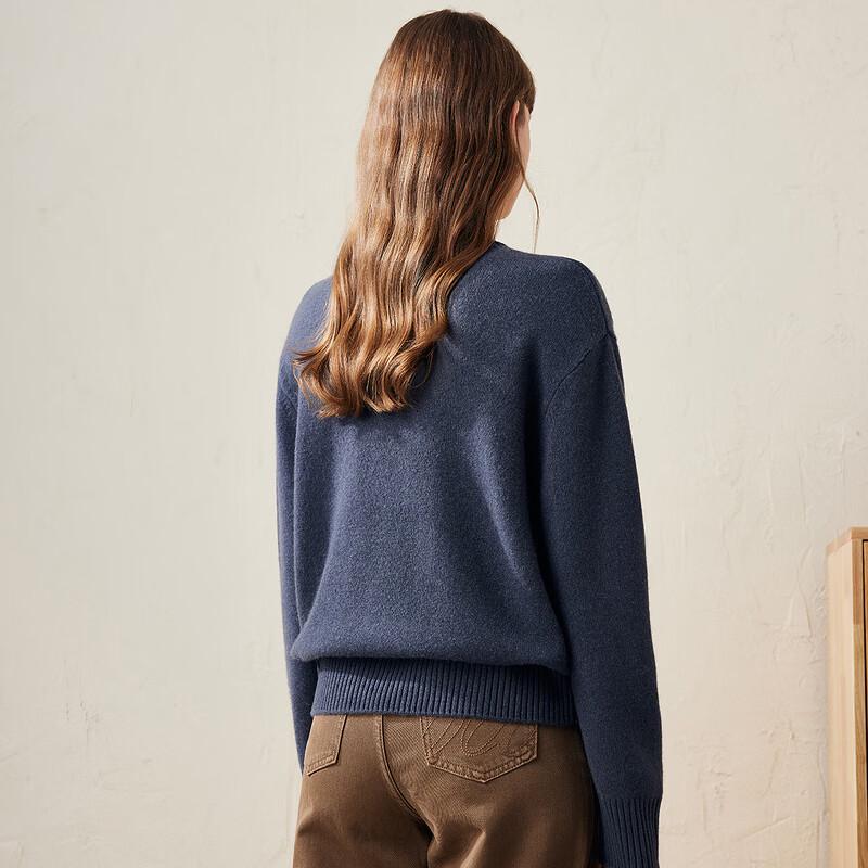 Komengboka Women's Embroidered Thickened Crew Neck Wool Sweater