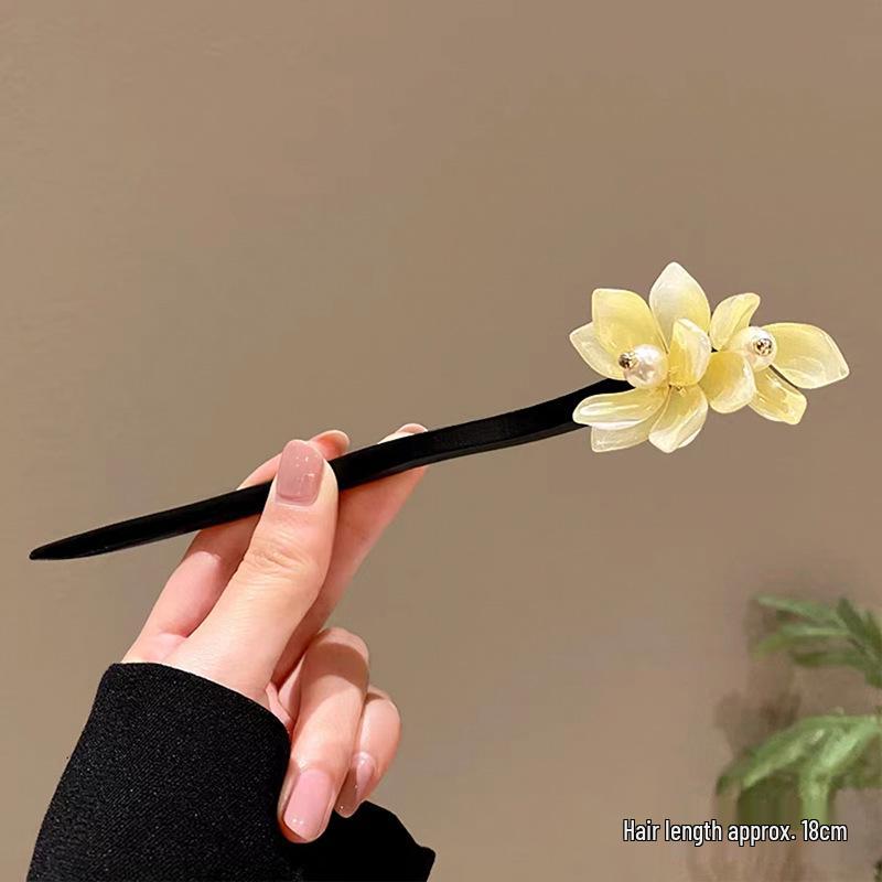 Ancient Chinese-Style Hanfu Hair Accessories: Elegant Updo Hairpins with Tassels for Women