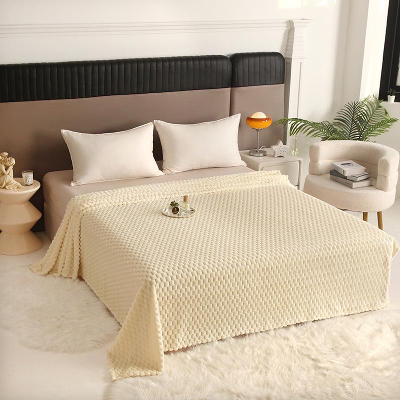 Golden Turtle Velvet Nap Blanket - Thick, Customizable & Multi-functional Coral Velvet Throw for Students