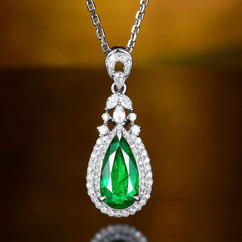 2026 New Square Zircon Women's Necklace Green Crystal Pendant Anniversary Party Accessories Box Chain Zircon Gifts