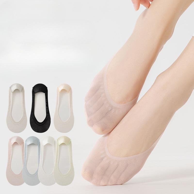 Female Spring and Summer Simple Breathable with Silicone Wear Resistant Moisture Absorption Shallow Mouth Invisible Socks