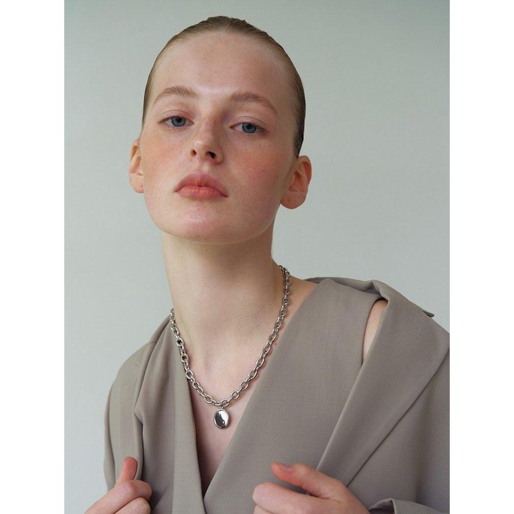 Medal & Bold Chain Necklace