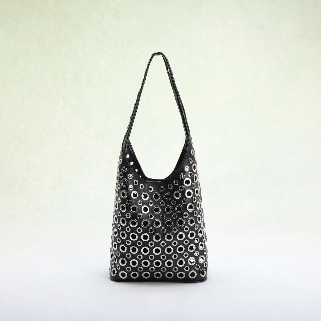 Punk Rivet Bucket Bags for Women Europe and America Hollow Women Shoulder Bag Vintage Metal Ring Designer Handbags Black Purse