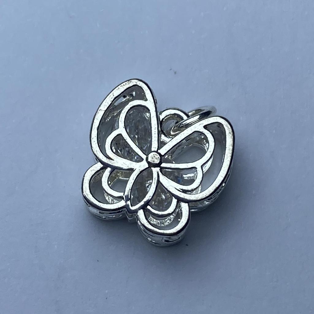 Zirconia Inlaid Hollow Butterfly Pendant – DIY Jewelry Accessory