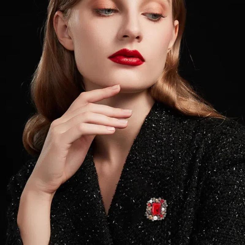 Women Trendy Classic Pearl Square Brooch Pin Luxury Vintage Badges Lady Clothing Decor Jewelry Gift