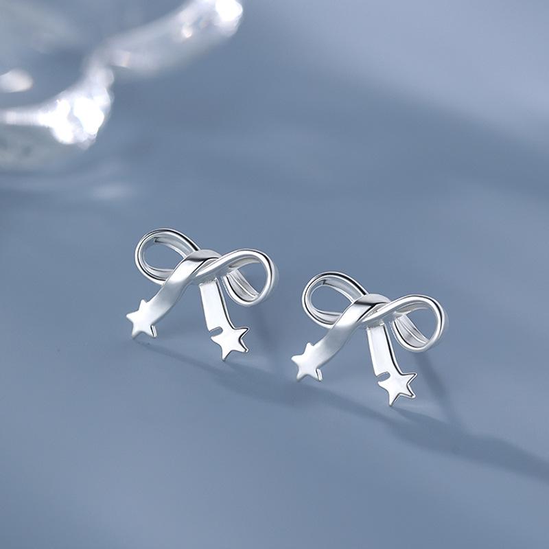 Niche Design Star Bow Earrings: Elegant & Trendy Studs for Women 2025.